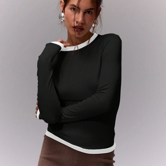 Black Long Sleeve Tee Shirt White Contrast Trim Round Neck - Picture 1 of 6